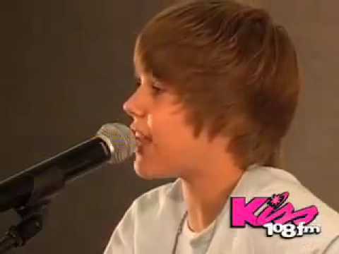Justin Bieber cantando en vivo Favorite Girl