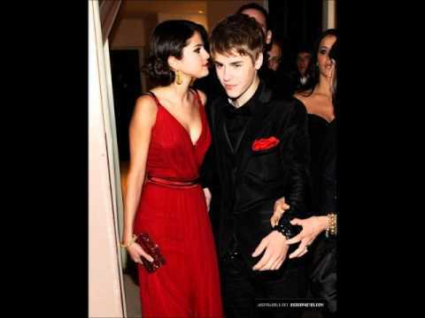 Justin Bieber & Selena Gomez: Holding Hands at Oscar Party!