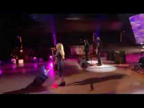 Avril Lavigne - HOT Live (ao vivo)